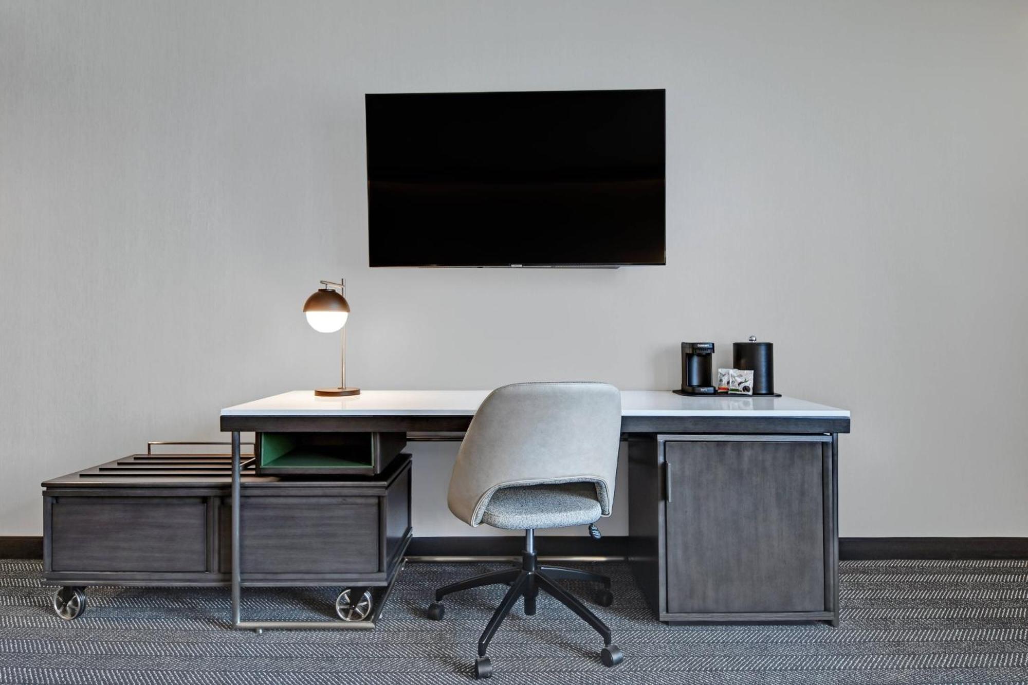 Courtyard By Marriott Manhattan Aggieville ภายนอก รูปภาพ