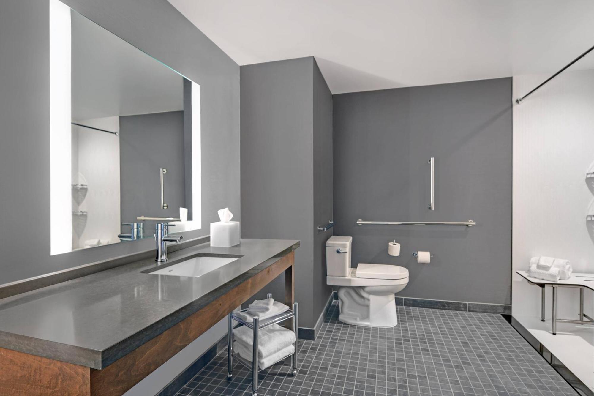 Courtyard By Marriott Manhattan Aggieville ภายนอก รูปภาพ