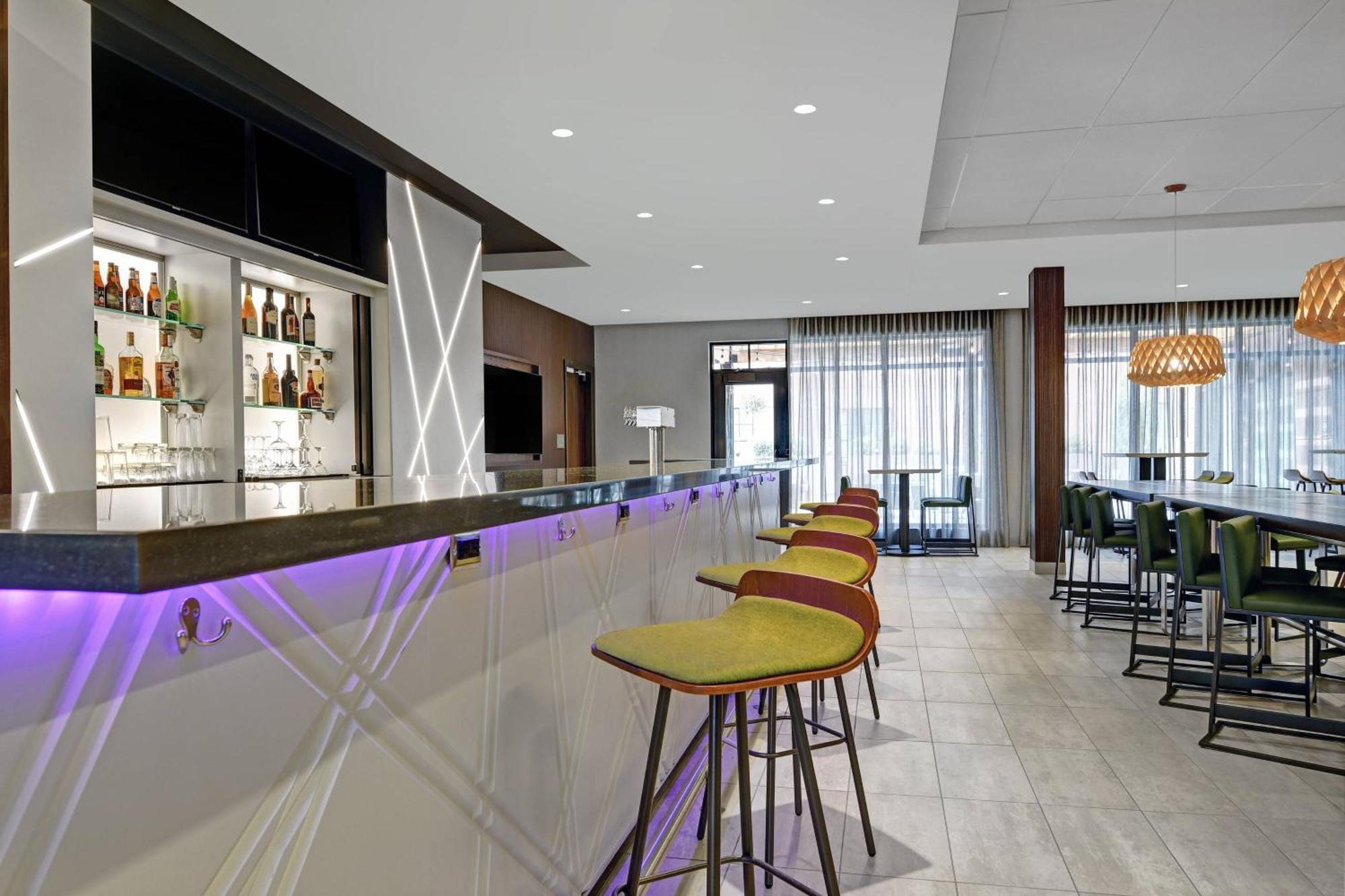 Courtyard By Marriott Manhattan Aggieville ภายนอก รูปภาพ