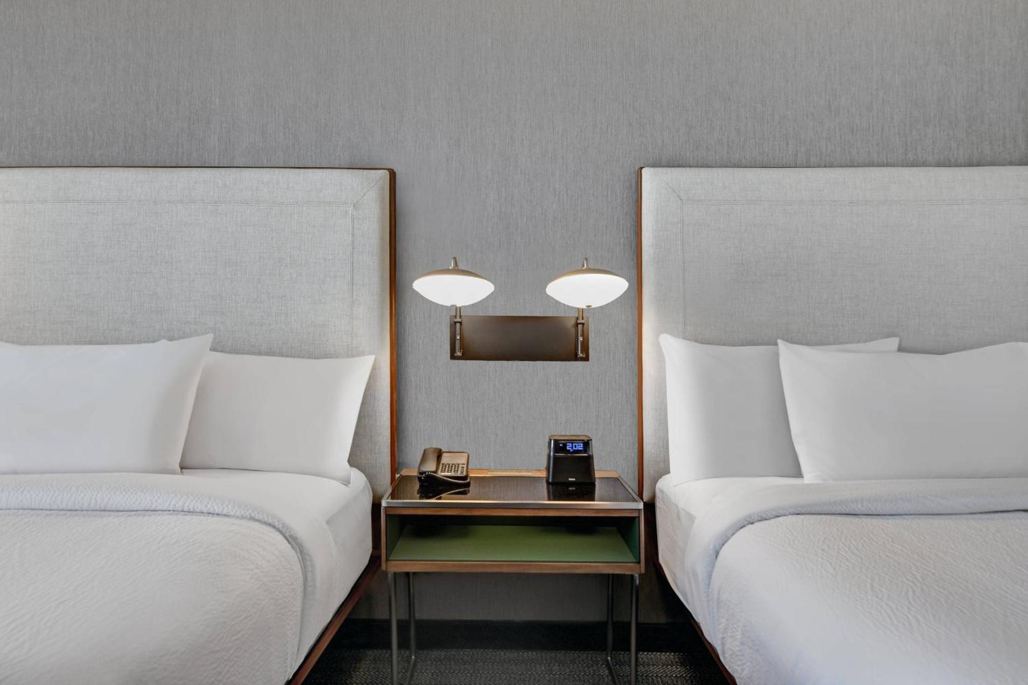 Courtyard By Marriott Manhattan Aggieville ภายนอก รูปภาพ