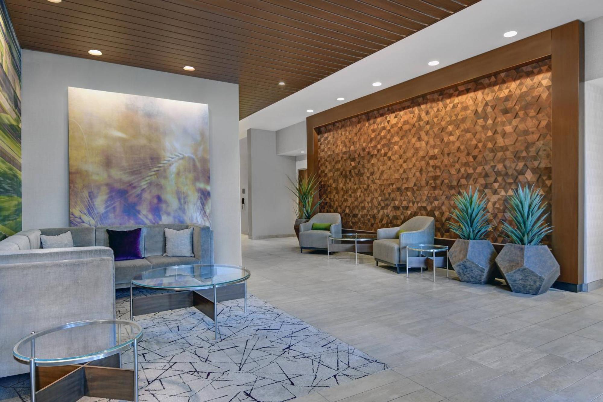 Courtyard By Marriott Manhattan Aggieville ภายนอก รูปภาพ