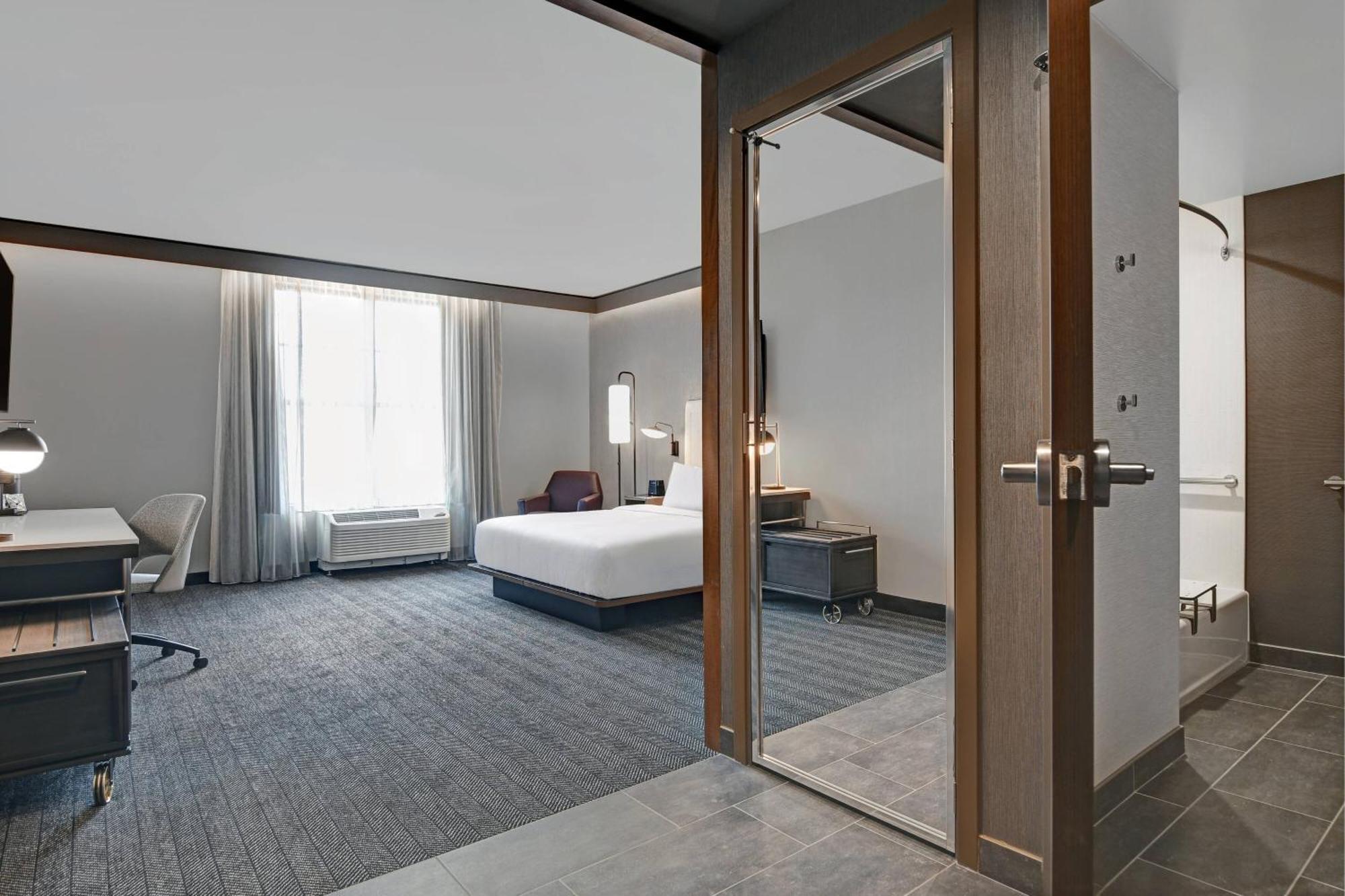 Courtyard By Marriott Manhattan Aggieville ภายนอก รูปภาพ