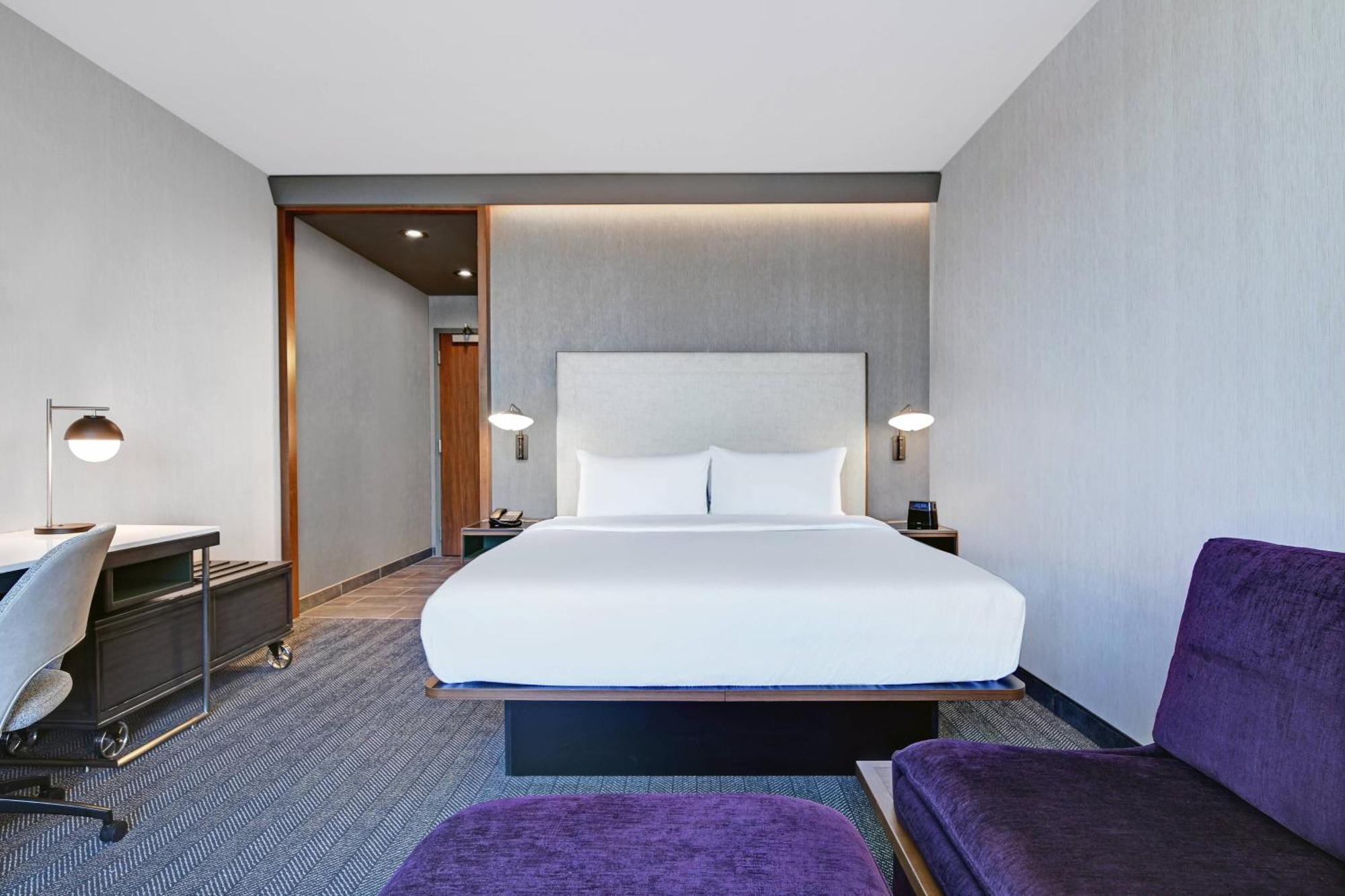 Courtyard By Marriott Manhattan Aggieville ภายนอก รูปภาพ